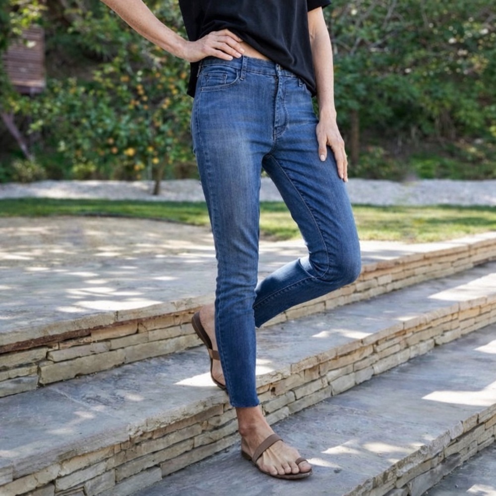 Frank & Eileen 28x26 Sligo Easy Fit Skinny Jean in 1977 Medium Wash 0503